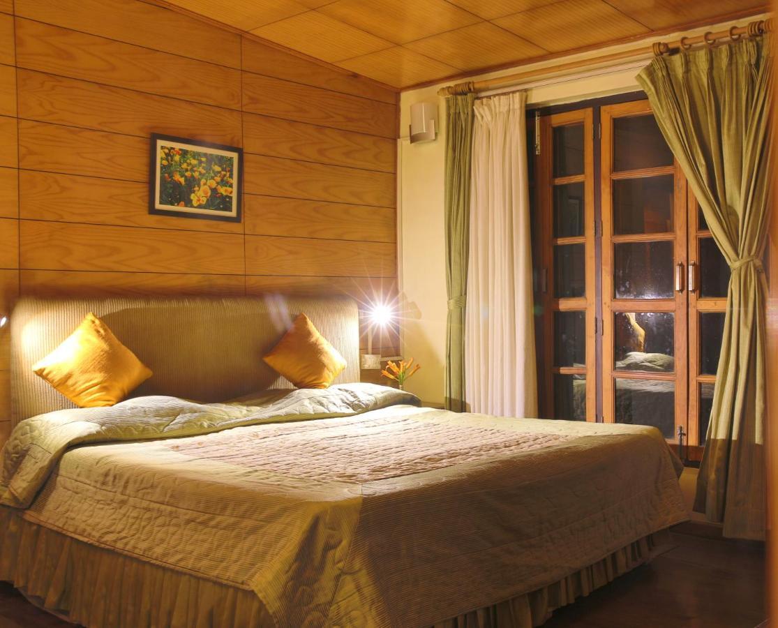 The Lake Resort Naukuchiatal Ngoại thất bức ảnh