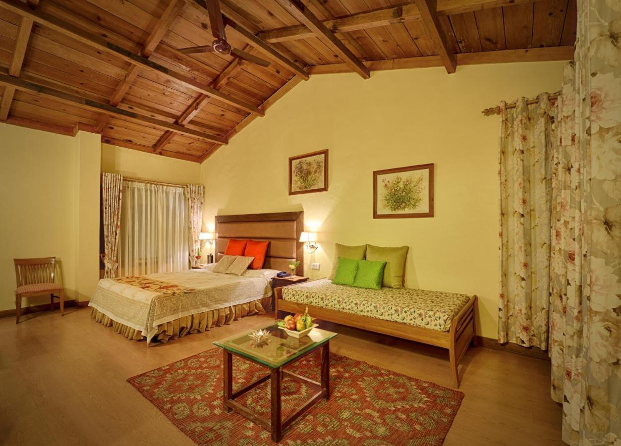 The Lake Resort Naukuchiatal Ngoại thất bức ảnh