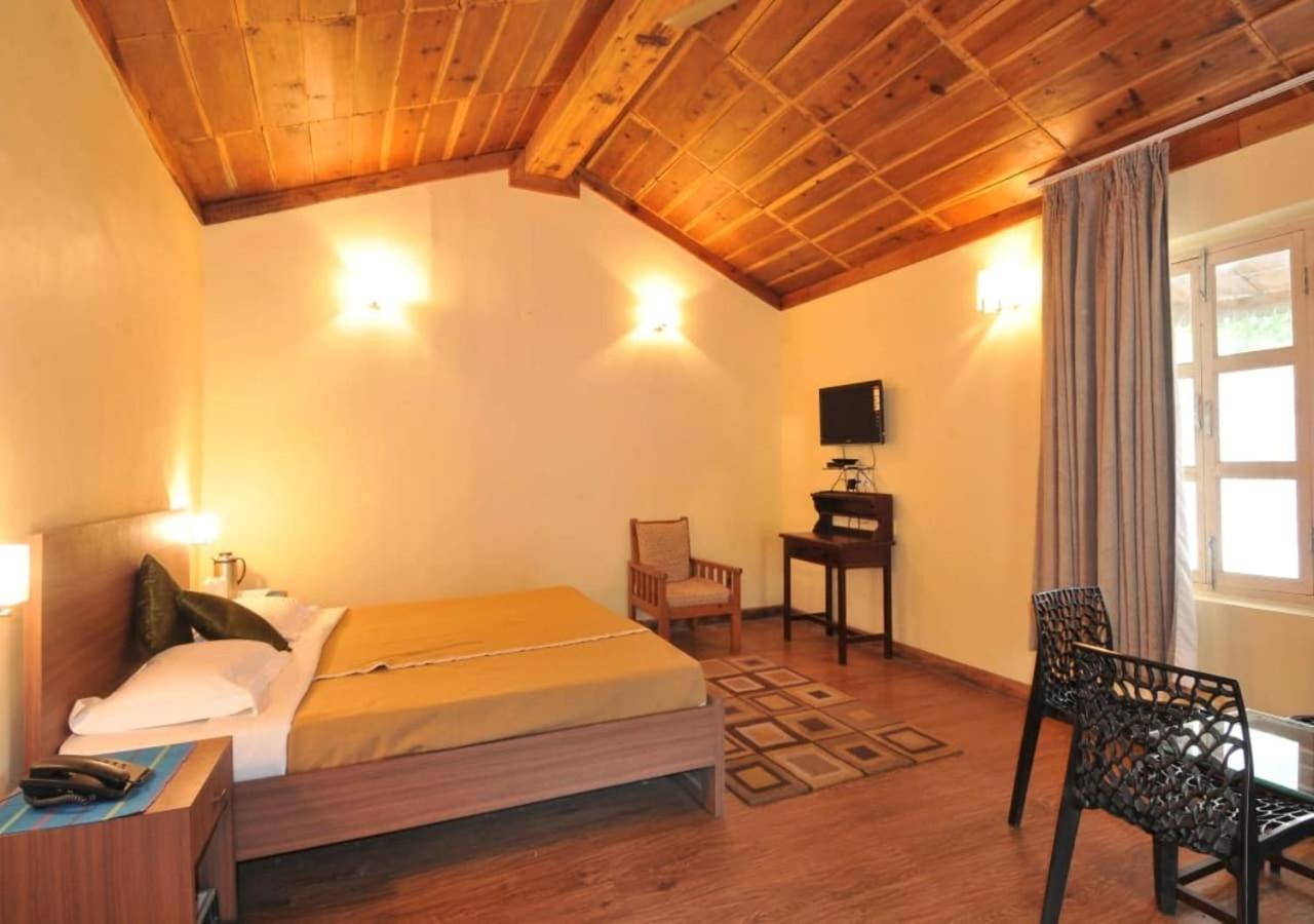 The Lake Resort Naukuchiatal Ngoại thất bức ảnh